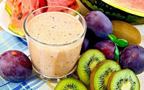 做奶昔用酸奶还是牛奶 如何制作奶昔-酒店及餐