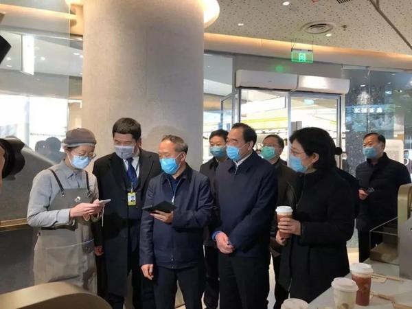 餐厅,赞!14省市领导带头到餐厅吃饭,为餐饮业加油打气!
